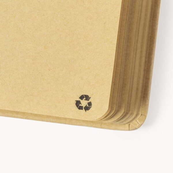 cuaderno-papel-carton-reciclado-cierre-3